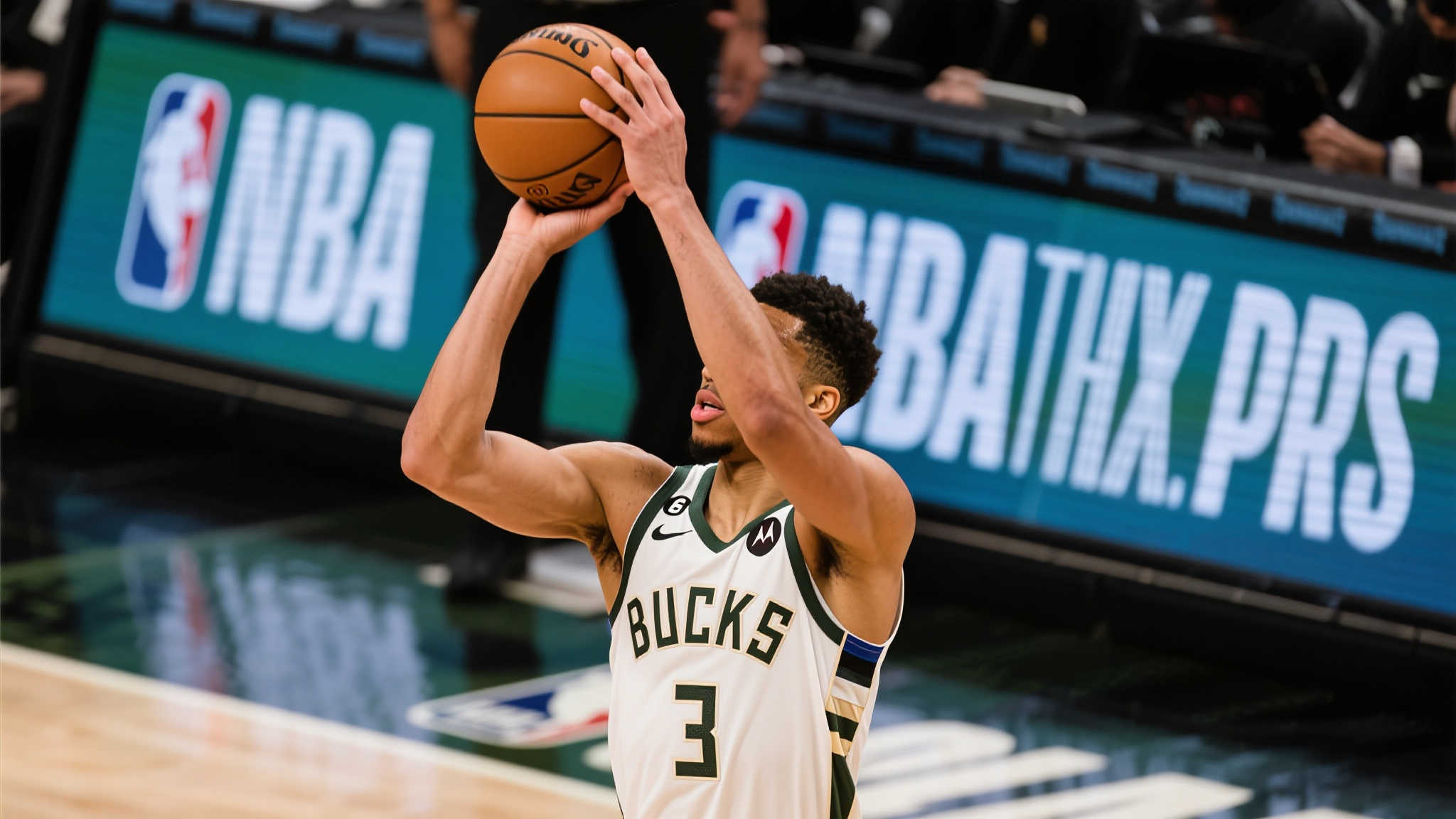 身为篮球迷都清楚，目前联盟中三分球已经超越传统内线